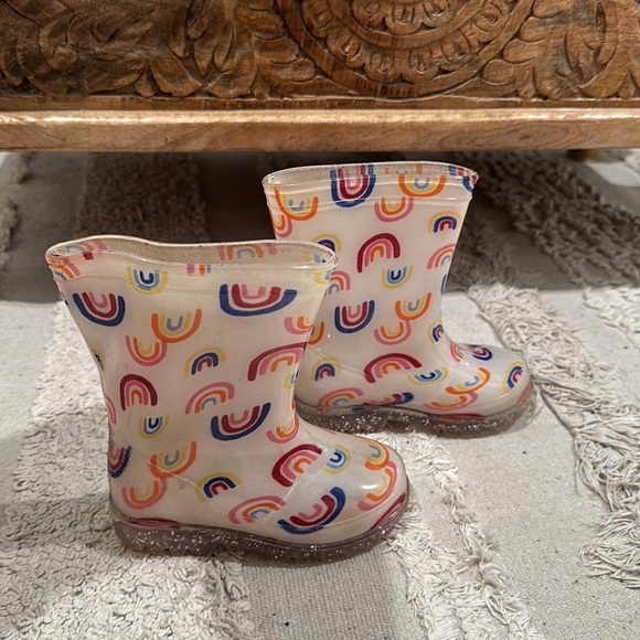 Old navy size 7 toddler rain boot - Picture 2 of 2